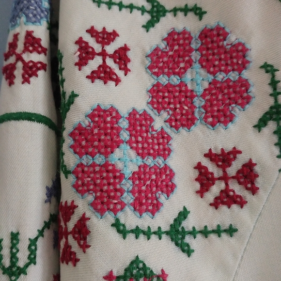 FARM Rio Embroidered Boho Peasant Blouse - Picture 5 of 8